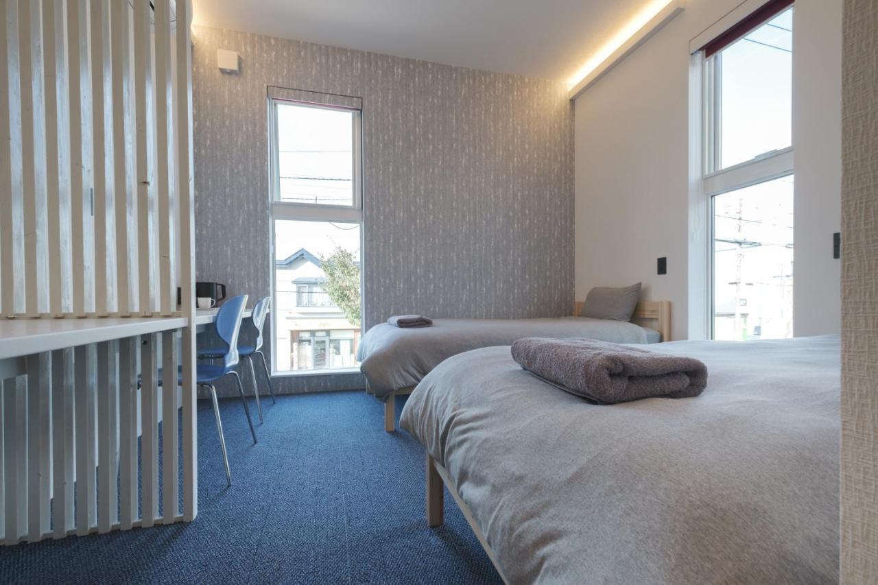 Tbox Hotel Кучан Екстериор снимка
