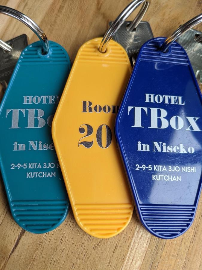 Tbox Hotel Кучан Екстериор снимка