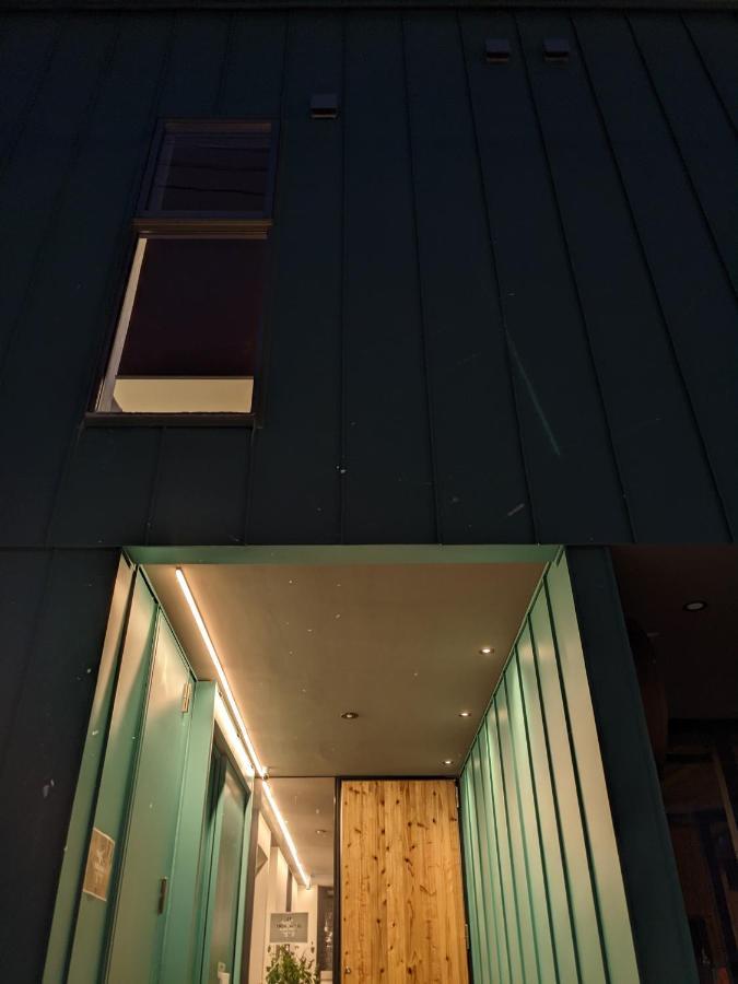 Tbox Hotel Кучан Екстериор снимка