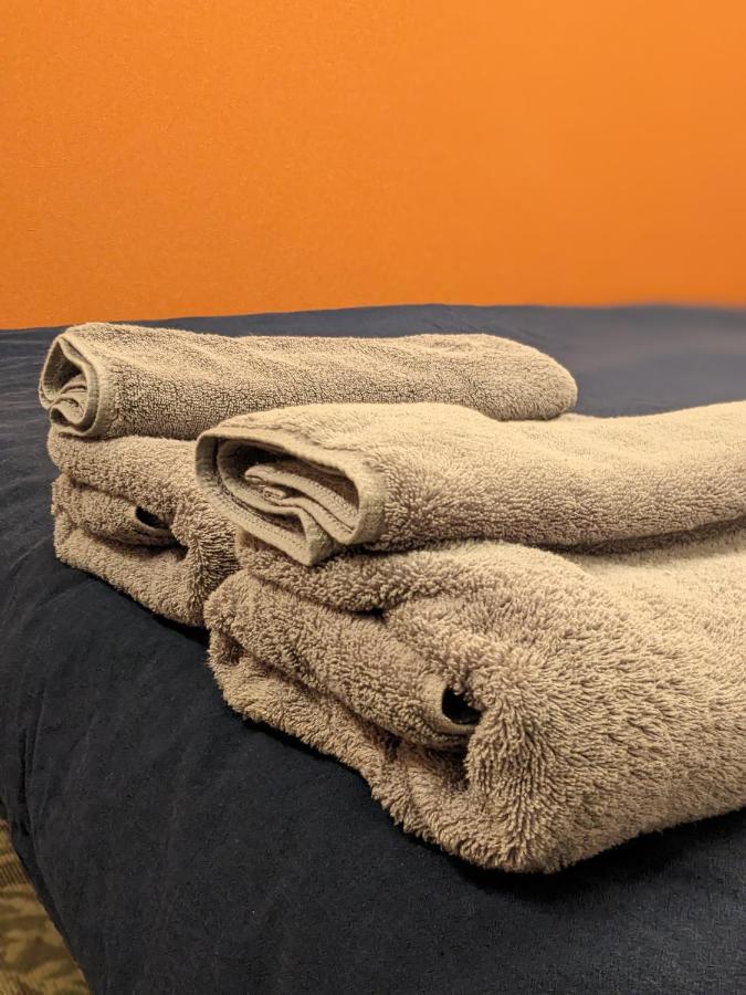 Tbox Hotel Кучан Екстериор снимка